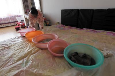 融安楼上漏水，住户失联，小区没物管，业主维权难！律师来支招……